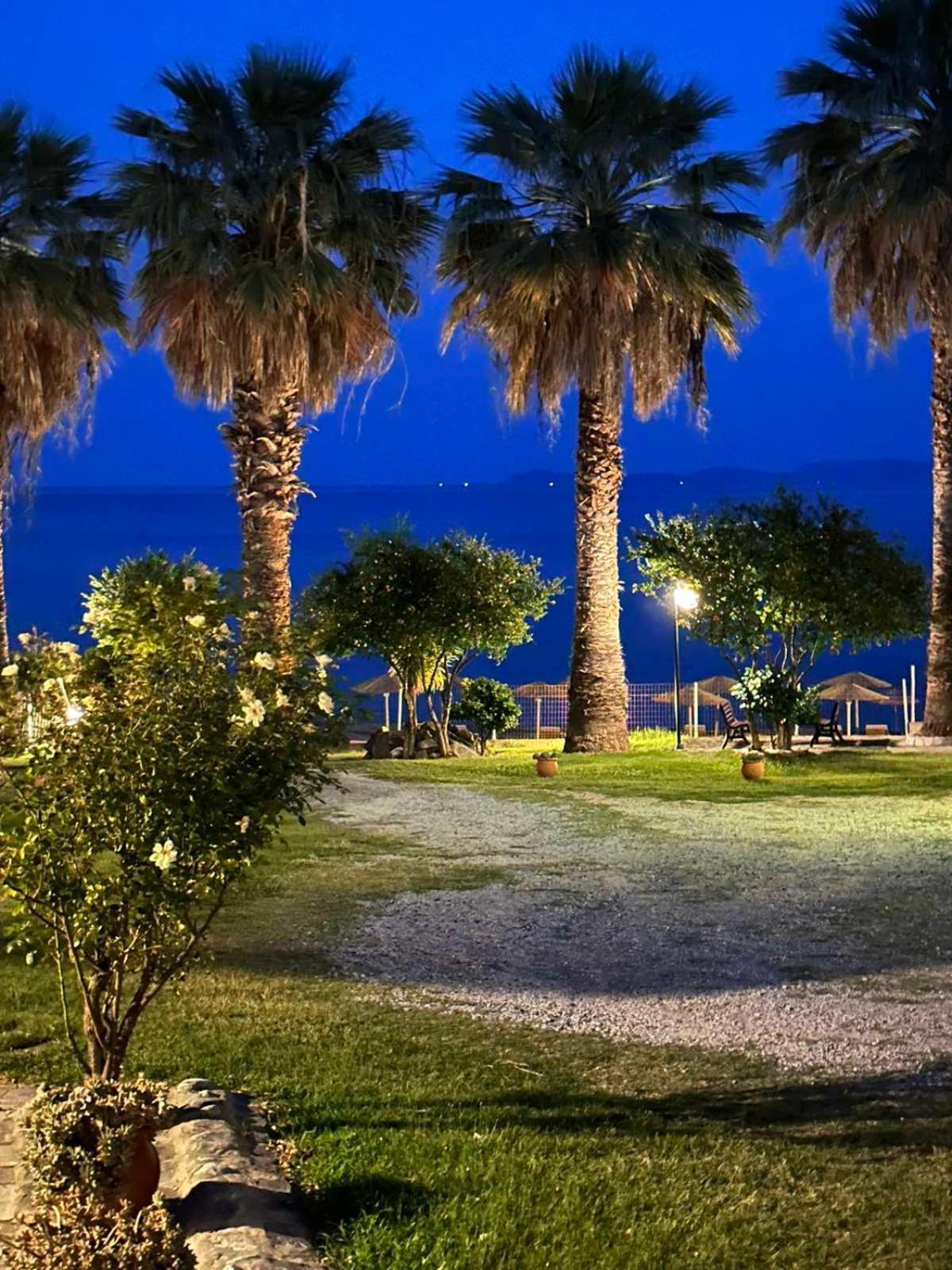 Pension Karvounoskala Stratoni Buitenkant foto