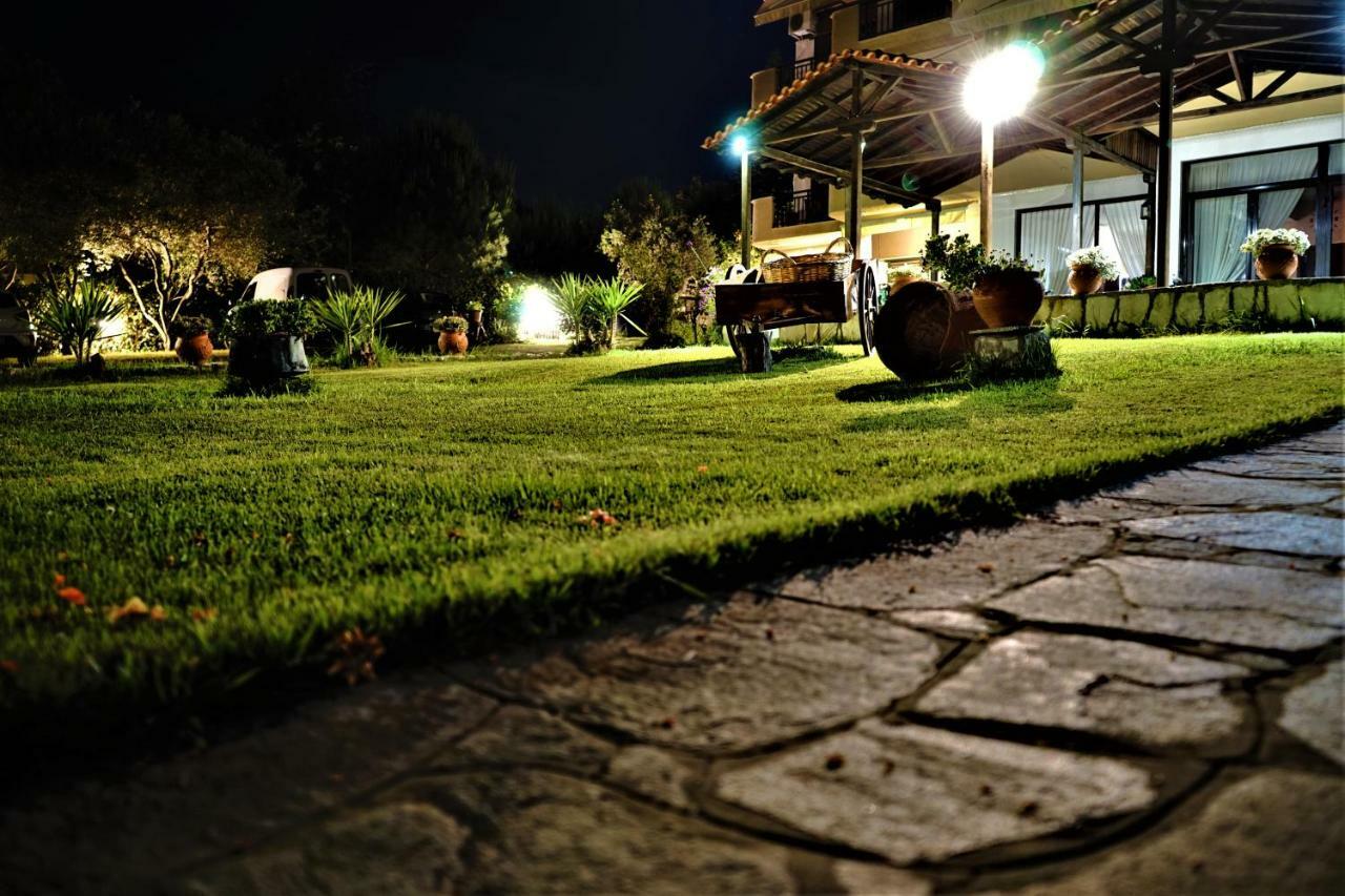 Pension Karvounoskala Stratoni Buitenkant foto