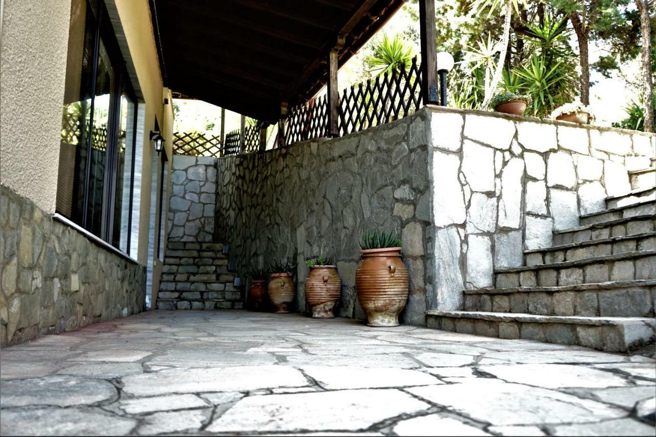 Pension Karvounoskala Stratoni Buitenkant foto