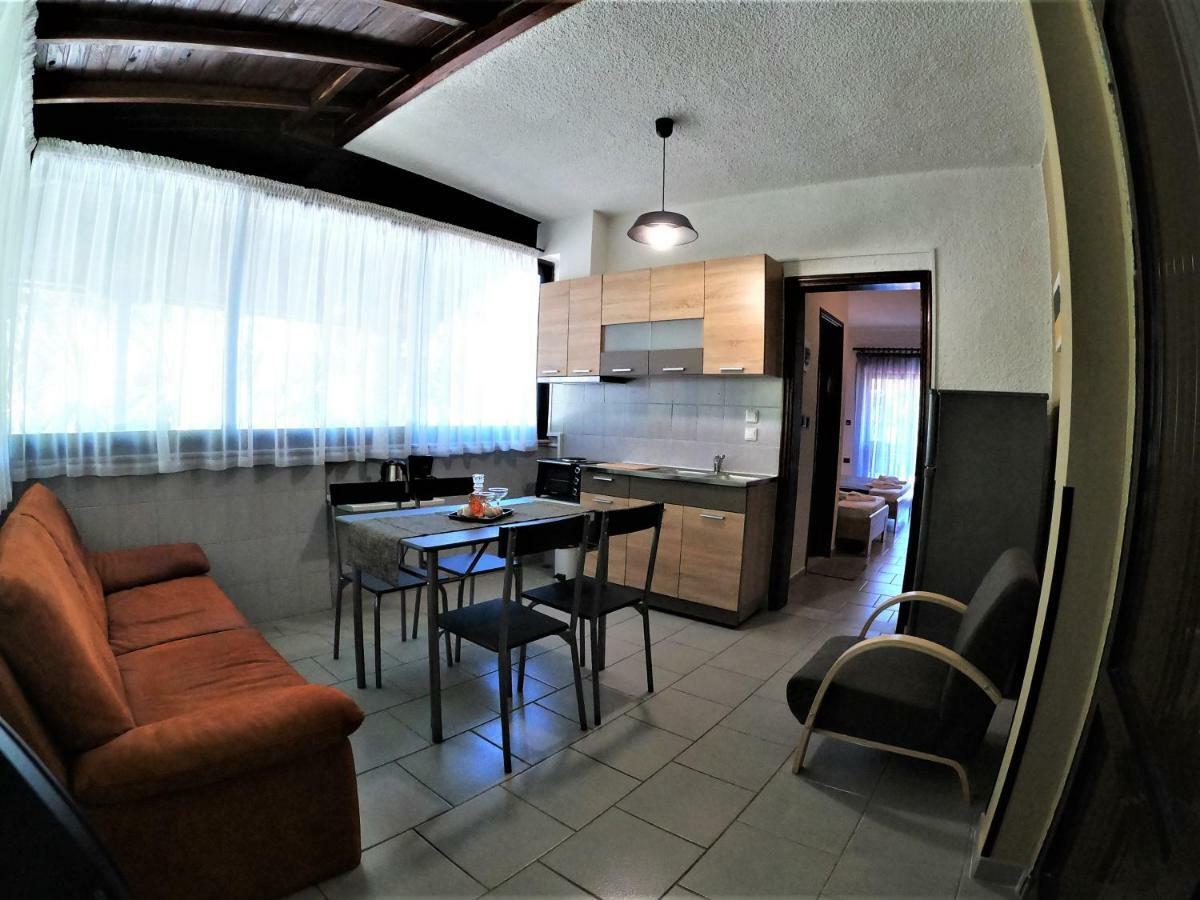 Pension Karvounoskala Stratoni Buitenkant foto